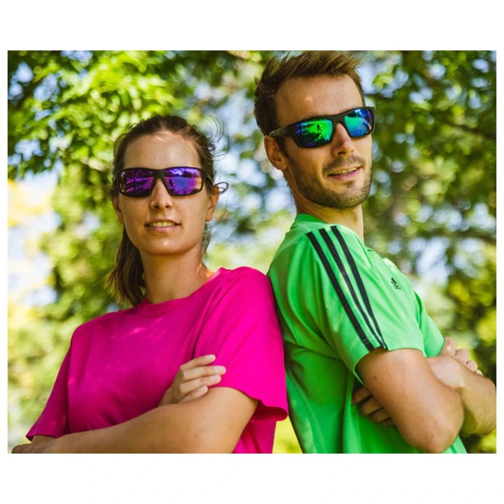 Lunettes De Soleil AZR Run Mat Gris Multicouche Vert 5 Lunettes De Soleil AZR Run Mat Gris Multicouche Vert – Image 3
